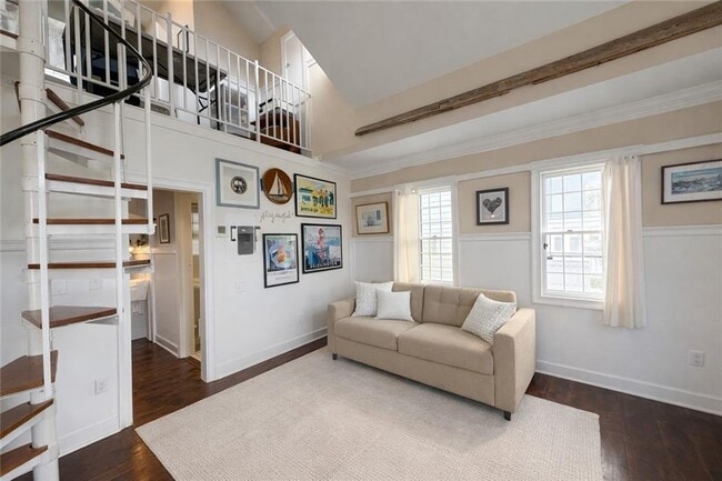 Building Photo - 24 Houston Ave