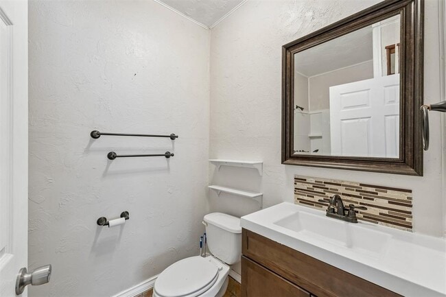 Building Photo - 3401 E Noble Dr