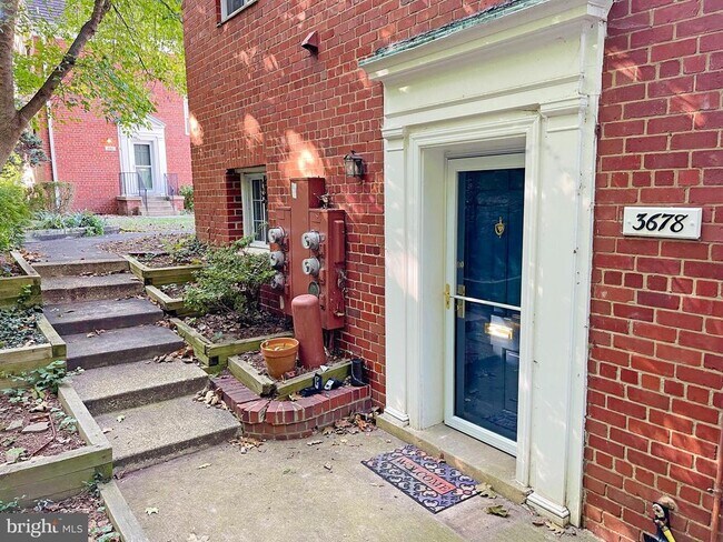 Building Photo - 3678 Gunston Rd