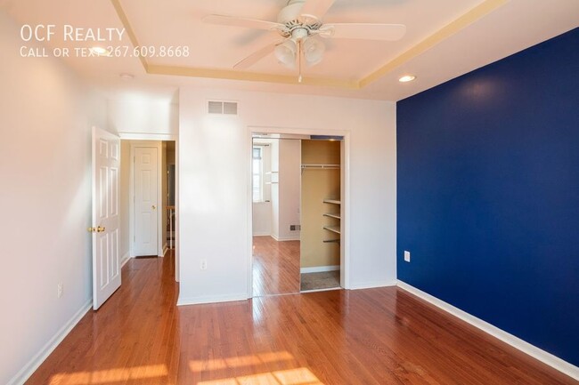 Building Photo - Gorgeous Port Richmond Home