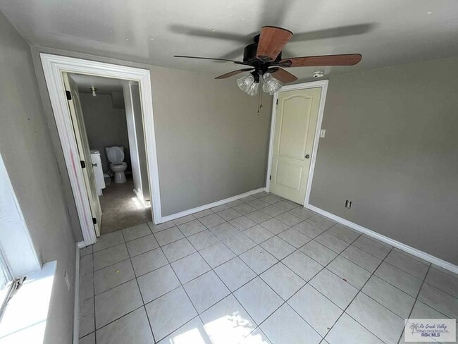 Building Photo - 521 N 9th St