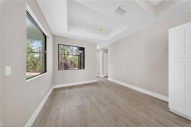 Building Photo - 1204 Moore Ave