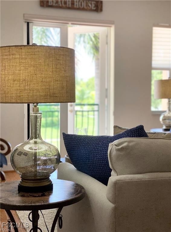 Building Photo - 572 11th Ave S