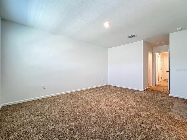 Building Photo - 9824 Walkway Dr
