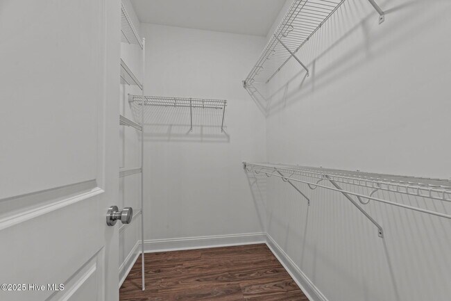Building Photo - 4229 Laurel Rdg Dr