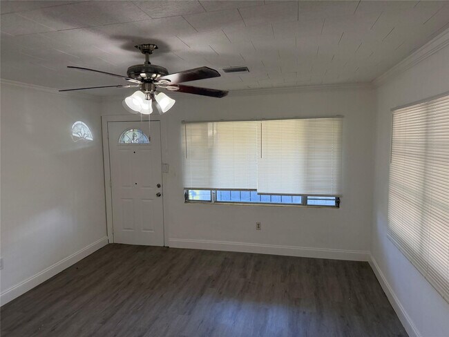 Building Photo - 703 N 17th St