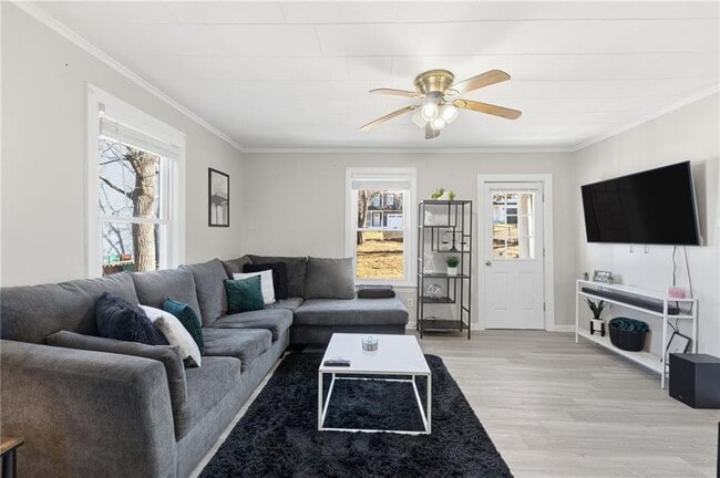 Building Photo - 213 St Louis Ave