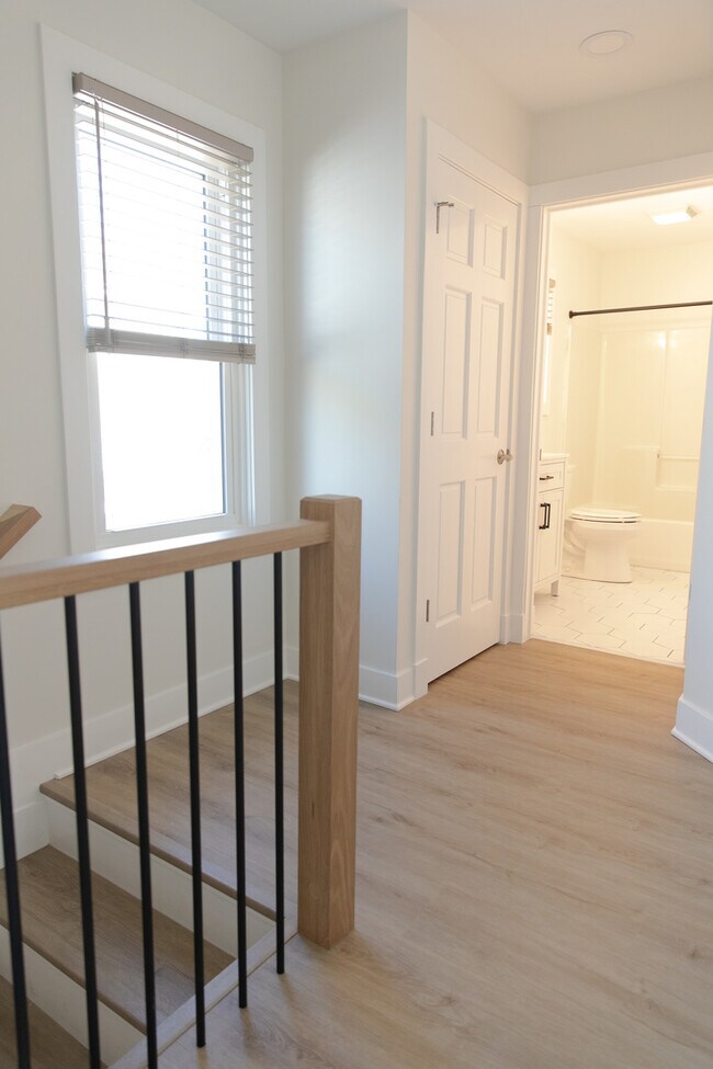 Building Photo - 713 Stevens St