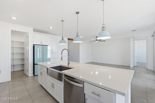 Building Photo - 4972 W Karl St