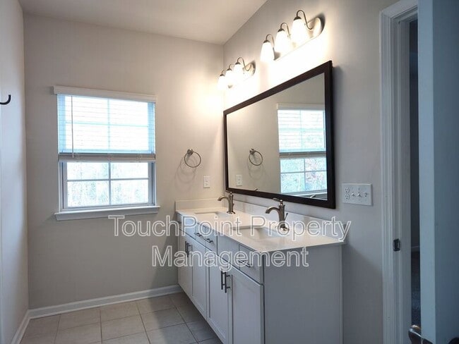 Building Photo - 3327 Glenn Hope Wy