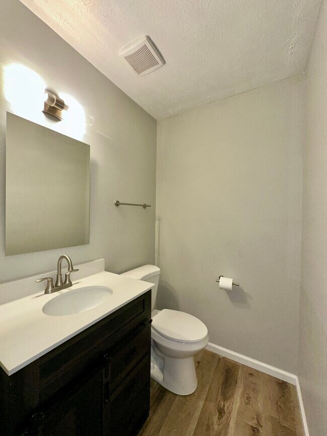 Building Photo - 120 Cavalry Ct