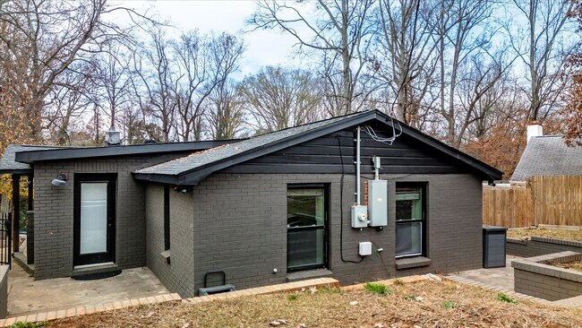 Building Photo - 3/2 Available Now