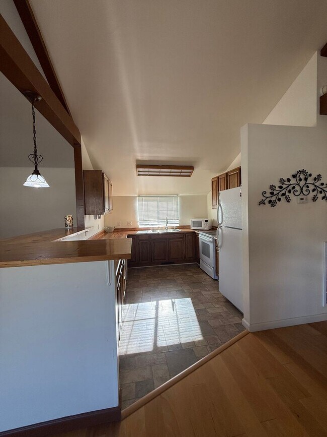 Building Photo - Dual Family Living - Horse Property - In Law Quarters