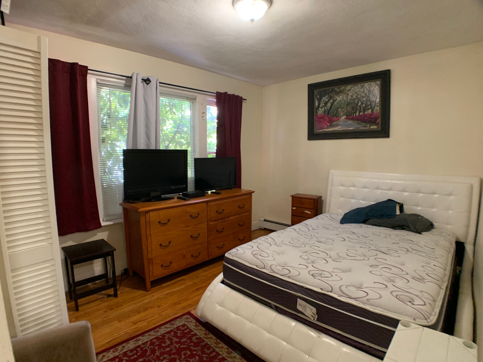 Building Photo - 569 Main St