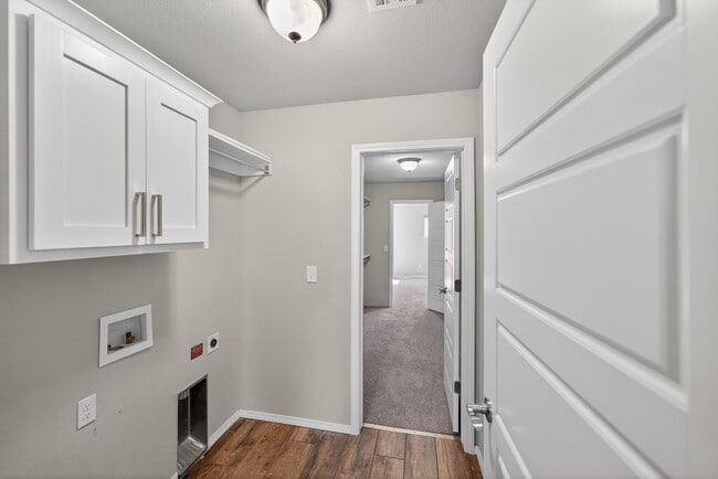 Building Photo - 4018 S 14th Pl