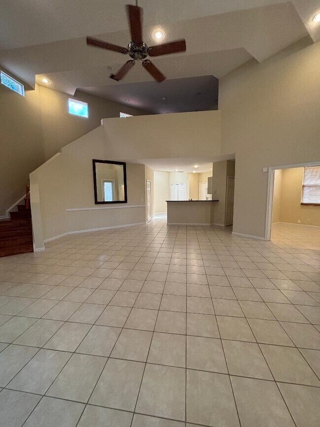 Building Photo - 10100 Larkspur Ln