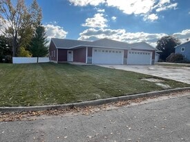 Building Photo - 1800 Sheldon Ave