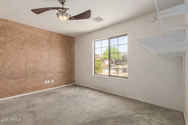 Building Photo - 1642 E Desert Ln