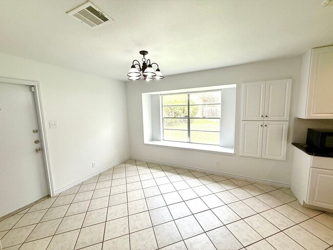 Building Photo - MUST SEE! AVAILABLE NOW! UNIQUE 4 Bedroom/...