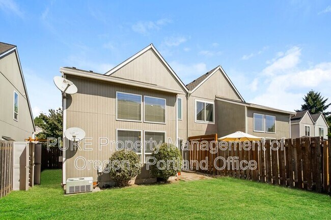 Building Photo - 1434 NE Birkshire Ct