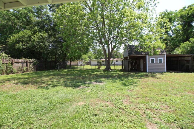 Building Photo - Flexible 3BR Home with Bonus Room, Covered Patio & Fully Fenced Yard
