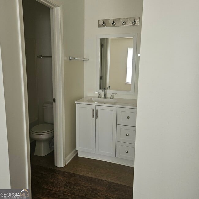 Building Photo - 5960 Batson Ct