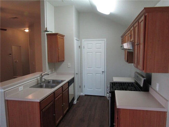 Building Photo - 4904 Gnarled Oak Cove