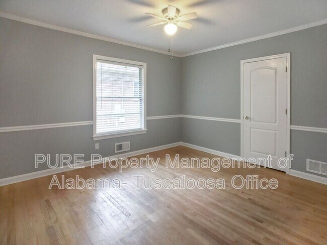 Building Photo - 1208 38th Ave E