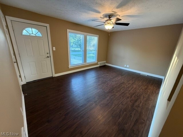 Building Photo - 425 Hawkins Dr