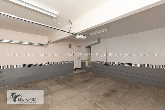 Building Photo - ***SOLAR***GATED ACCESS***2 CAR GARAGE***P...