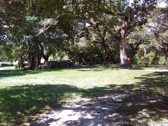 Building Photo - 9420 Poinciana Pl