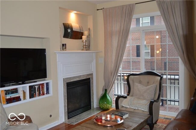 Building Photo - 117 9th St NW