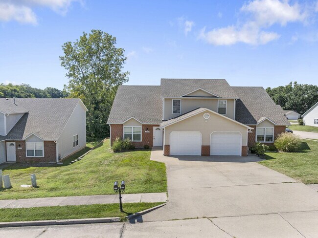 Building Photo - 5003 Betty Jean Way