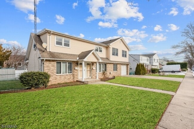 Building Photo - 190 Martin Ave