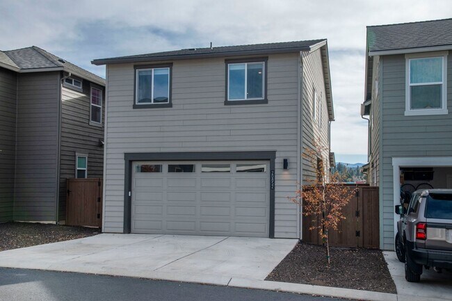 Building Photo - 20852 SE Denver Dr