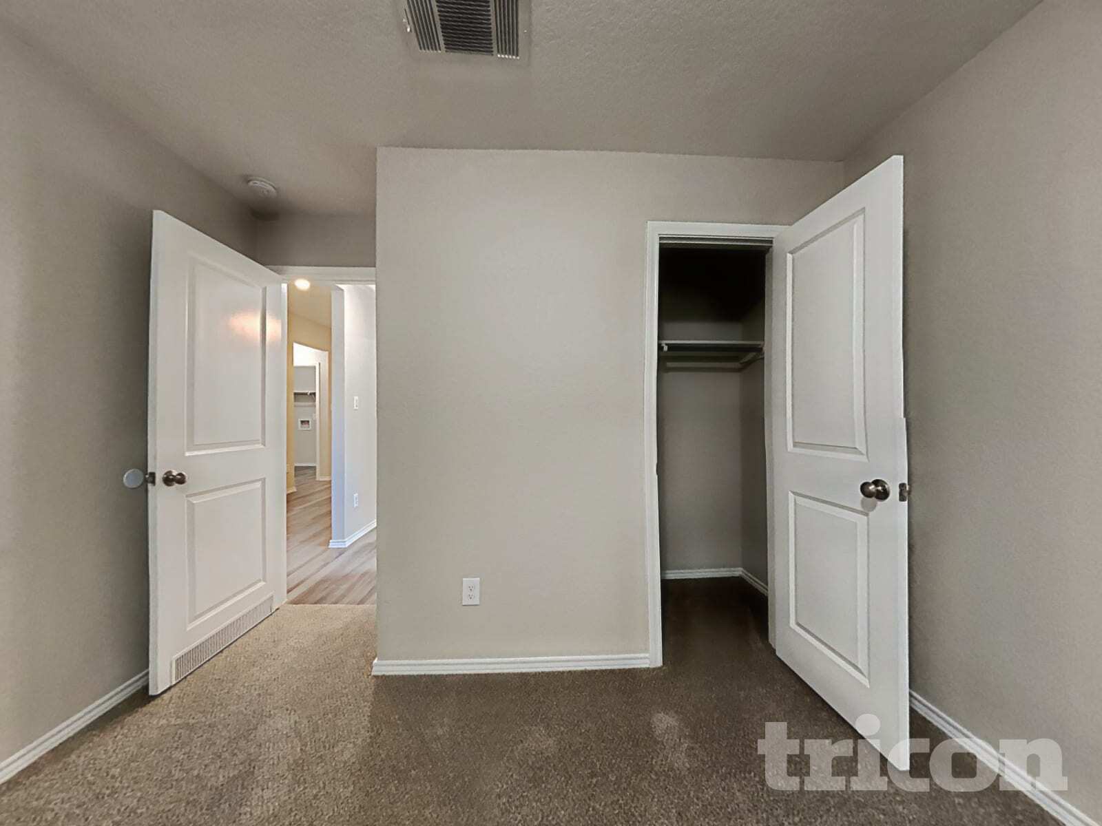 Building Photo - 4014 Stanley Park