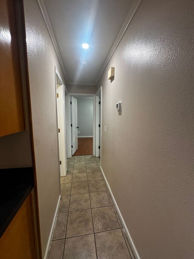 Building Photo - Charming 3bedroom, 2bath home in Estaodao