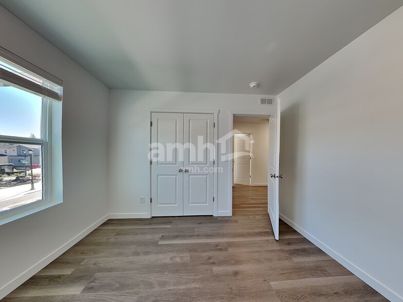 Building Photo - 5335 Turnstone St SE