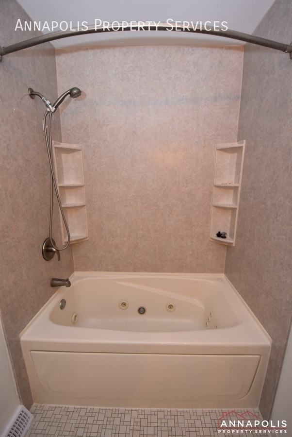 Building Photo - 378 Harwin Dr