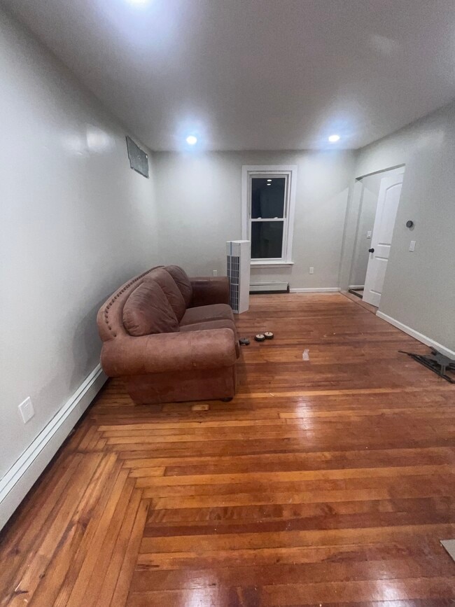 Building Photo - 121 Pond Lily Ave