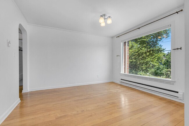 Building Photo - 3bd/1.75ba Seattle House