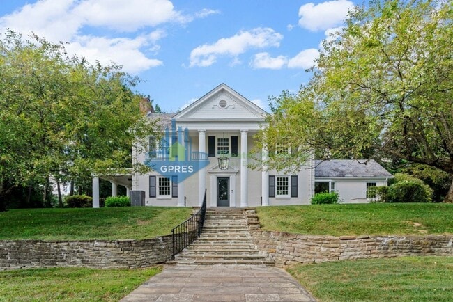 Building Photo - Elegant Fox Chapel 4-Bedroom, 3.5-Bath Home