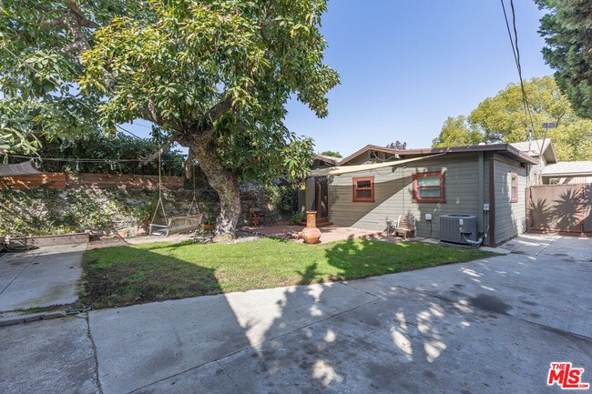 Building Photo - 3418 Greensward Rd