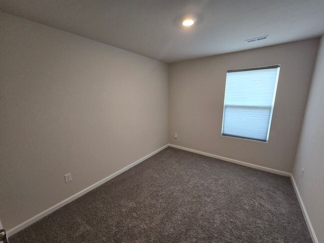 Building Photo - MOVE-IN SPECIAL: HALF OFF FIRST MONTHS RENT
