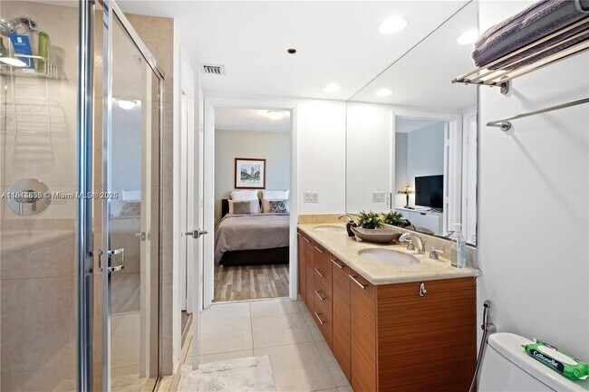 Building Photo - 50 Biscayne Blvd