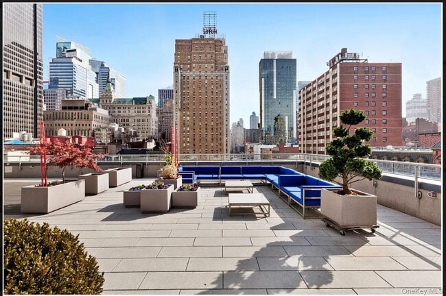 Building Photo - 247 W 46th St