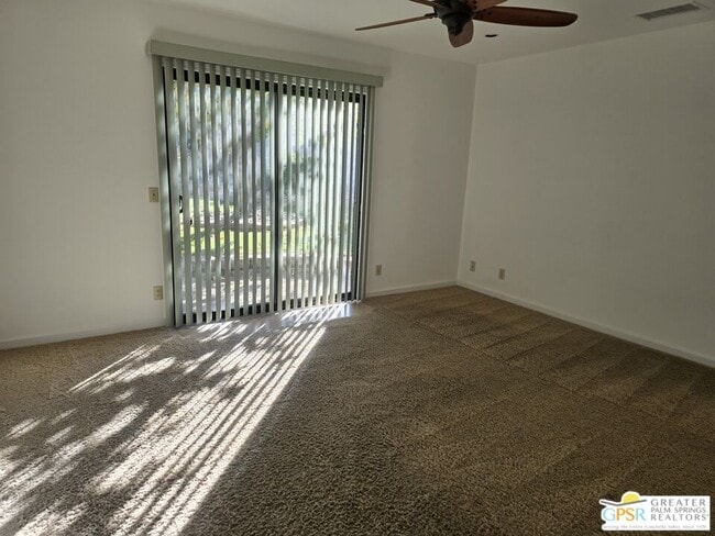 Building Photo - 74619 Fairway Dr