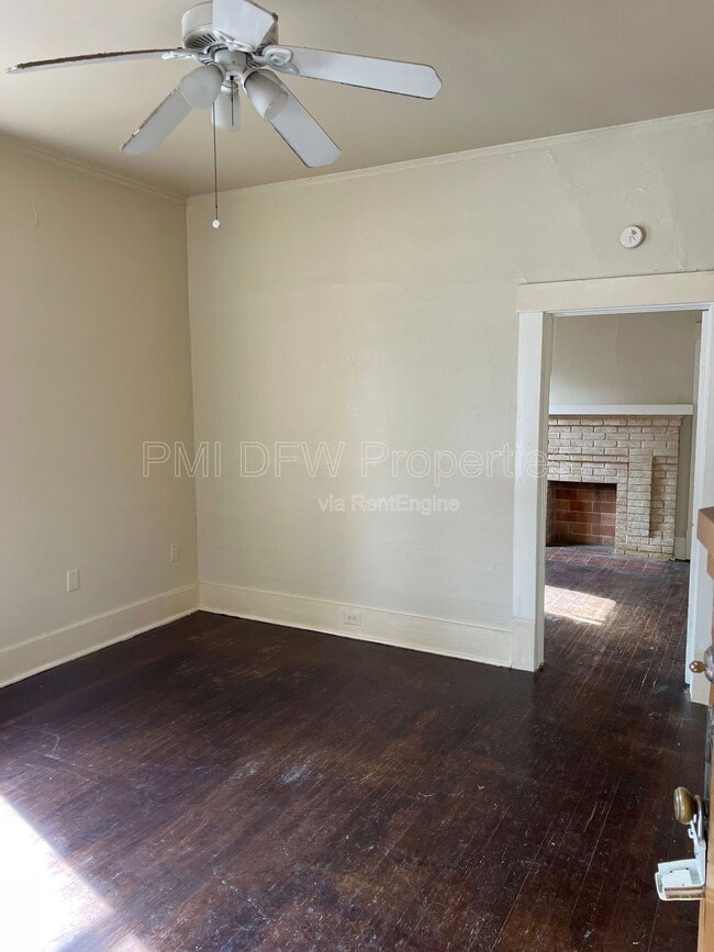 Building Photo - 219 S Montreal Ave