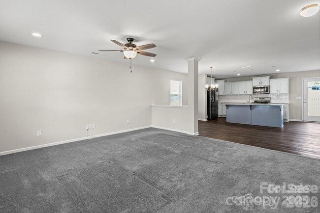 Building Photo - 134 Clove Hitch Dr