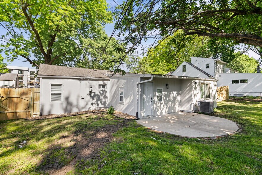 Building Photo - 7615 Terrace St